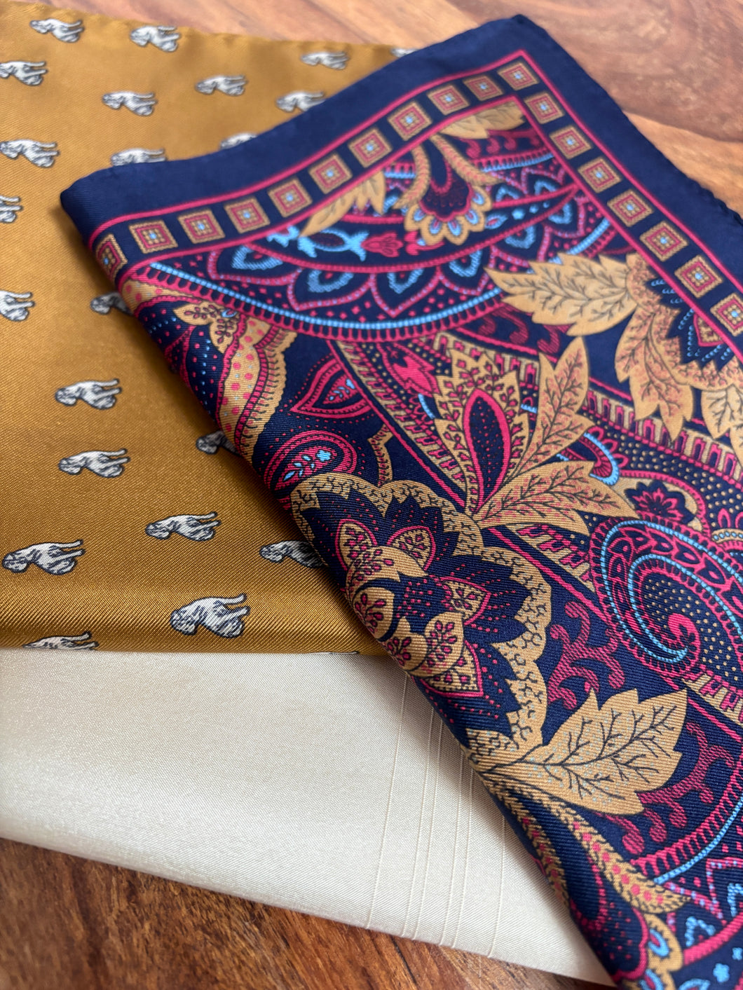 Trio de pochettes vintage en soie