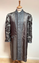Charger l'image dans la galerie, Manteau vintage raglan Prince de Galles en pure laine vierge Made in France Taille 50/L
