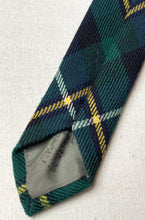 Load image into Gallery viewer, The Scotch House cravate tartan en laine Made in Scotland
