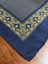 Charger l'image dans la galerie, Duo de pochettes vintage en soie Made in Italy
