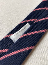 Afbeelding in Gallery-weergave laden, Glans X M. Bardelli cravate club marine en cachemire
