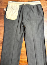 Načíst obrázek do prohlížeče Galerie, Třídílný vintage pruhovaný oblek Sportex by Dormeuil z čisté vlny, velikost M/48 
