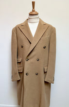 Charger l&#39;image dans la galerie, Manteau vintage beige croisé 100% camel hair Made in Italy
