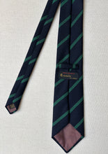 Charger l&#39;image dans la galerie, Cravats of London cravate club en laine Made in England
