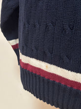 Charger l'image dans la galerie, Pull cricket marine torsadée 100% coton Made in Great Britain
