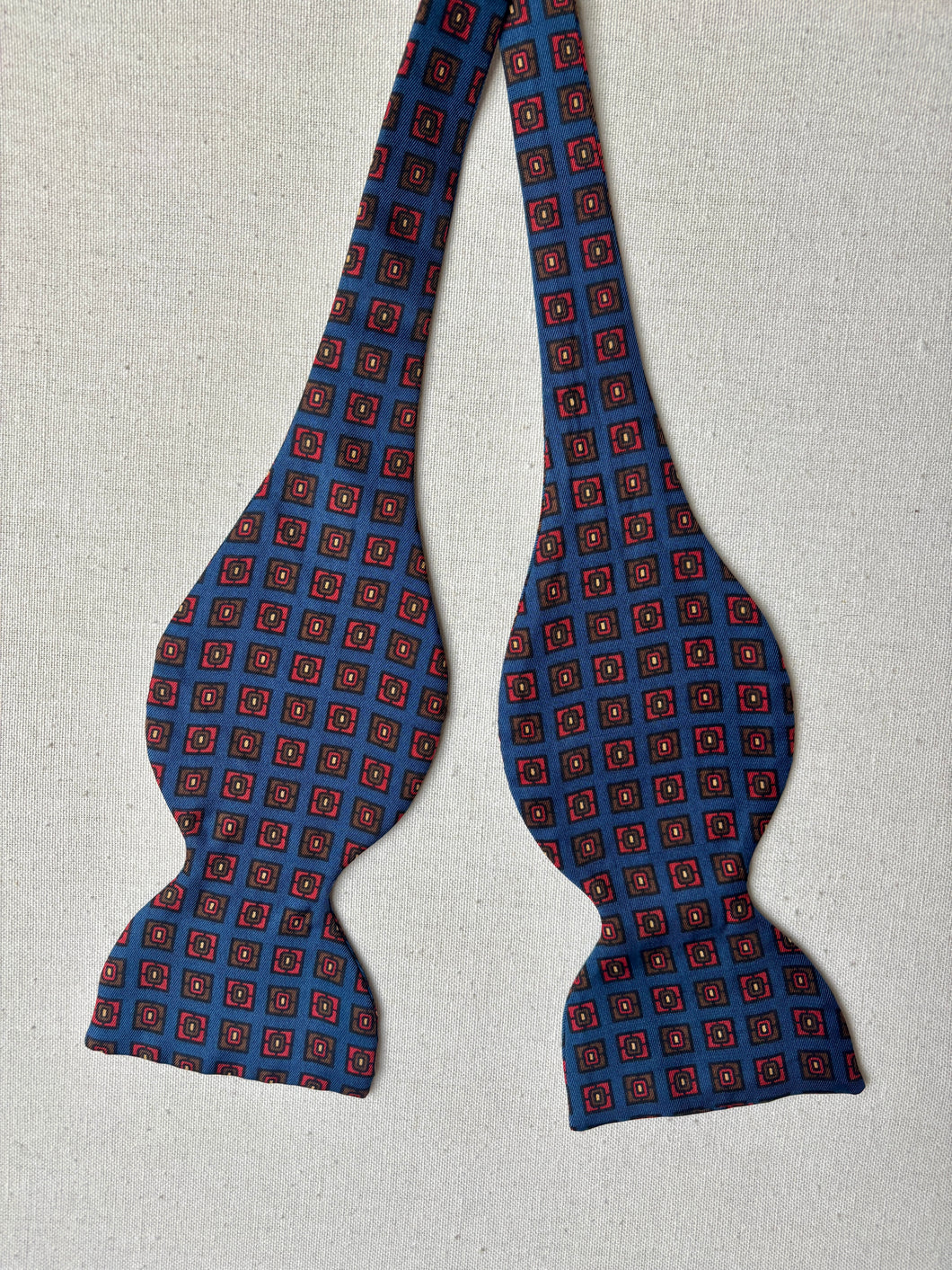 Noeud papillon vintage bleu en soie Made in Italy