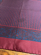 Charger l'image dans la galerie, Duo de pochettes vintage en soie Made in Italy
