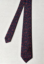 Charger l'image dans la galerie, M. Bardelli cravate vintage paisley marine en soie
