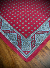 Lade das Bild in den Galerie-Viewer, Pochette rouge vintage à motif paisley 100% coton
