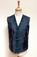 Afbeelding in Gallery-weergave laden, Father &amp; Sons gilet vintage tartan à carreaux en laine XL
