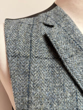 Afbeelding in Gallery-weergave laden, Harris Tweed X Carl Gross gilet gris à carreaux en pure laine vierge 54 FR
