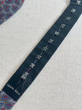 Charger l'image dans la galerie, Noeud papillon paisley vintage en soie
