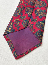 Charger l'image dans la galerie, Duo de cravates vintage Atkinsons / Charlot en laine et soie Made in England
