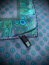 Load image into Gallery viewer, Franco Bassi pochette vintage en soie à motif géométrique Made in Italy
