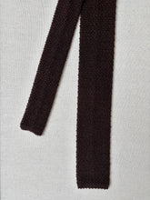 Cargar imagen en el visor de la galería, Cravate tricot marron en laine Made in Italy
