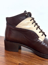 Charger l'image dans la galerie, Bottines à lacets vintage femme en cuir de veau lisse marron et crème 35 FR
