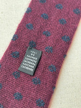 Afbeelding in Gallery-weergave laden, Fiorio cravate à bout carré 100%  cachemire Made in Italy
