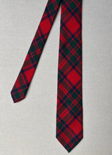 Charger l&#39;image dans la galerie, Cravate tartan Mackintosh en pure laine vierge Made in Scotland
