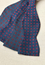 Charger l&#39;image dans la galerie, Duo de noeuds papillon en soie vintage Made in Italy
