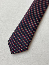 Carica l&#39;immagine nel visualizzatore di Gallery, Vivax by Sambrook Witting cravate rayée 100% laine Made in England
