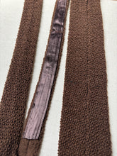 Charger l&#39;image dans la galerie, Cravate tricot vintage marron en pure laine
