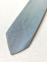 Charger l'image dans la galerie, A. Sulka &amp; Company cravate bleue vintage en soie naturelle soie

