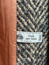 Charger l&#39;image dans la galerie, Aquascutum X F. Bellini manteau femme en pure laine vierge Made in U.K 12 UK / 40 FR
