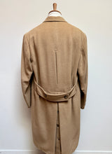 Charger l&#39;image dans la galerie, Manteau vintage beige croisé 100% camel hair Made in Italy
