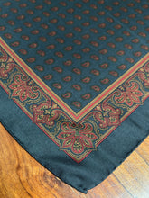 Lade das Bild in den Galerie-Viewer, Pochette vintage en soie à motif paisley
