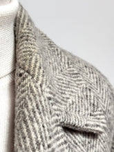 Charger l&#39;image dans la galerie, Manteau caban croisé à chevrons en pure laine vierge Made in Italy 50
