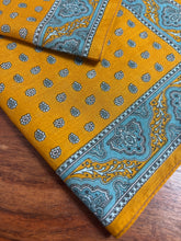 Lade das Bild in den Galerie-Viewer, Pochette jaune vintage à motif paisley 100% coton

