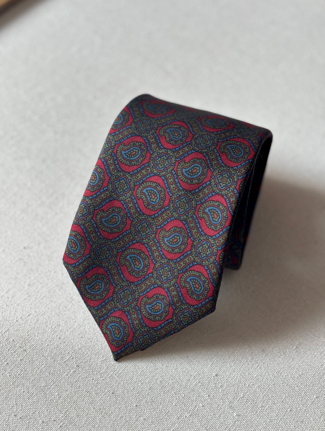 Vivax by Sambrook Witting cravate rouge vintage en soie Made in England