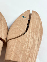 Afbeelding in Gallery-weergave laden, Embauchoirs en bois Loding Pointure 43 FR
