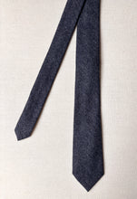 Charger l'image dans la galerie, TM Lewin by John Francomb cravate grise marine en laine Vitale Barberis Canonico

