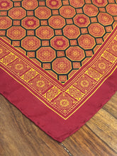 Lade das Bild in den Galerie-Viewer, Pochette vintage en soie à motif géométrique
