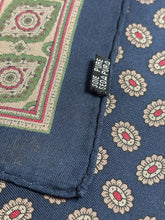 Charger l&#39;image dans la galerie, Duo de pochettes marine vintage en soie
