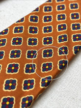 Load image into Gallery viewer, Degand Brussels X Drake's cravate vintage en soie Made in England
