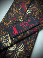 Načíst obrázek do prohlížeče Galerie, Norman Peal X Charles Hill cravate bordeaux à motif floral paisley Made in England

