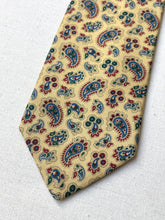 Charger l'image dans la galerie, Breuer cravate jaune vintage paisley en soie Made in France
