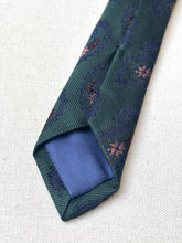 Charger l'image dans la galerie, Francesco Smalto Paris X Charles Hill cravate verte paisley Made in England
