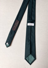 Načíst obrázek do prohlížeče Galerie, Burberry vintage kravata s paisley vzorem, vyrobená v Anglii
