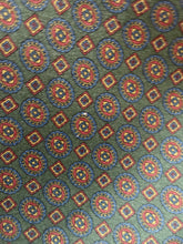 Charger l&#39;image dans la galerie, Duo de pochettes vintage en soie
