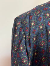 Charger l&#39;image dans la galerie, Robe de chambre vintage à col châle en pure soie Made in Italy 48
