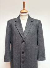Načíst obrázek do prohlížeče Galerie, Vlněný kabát vintage kostkovaný, 48/M
