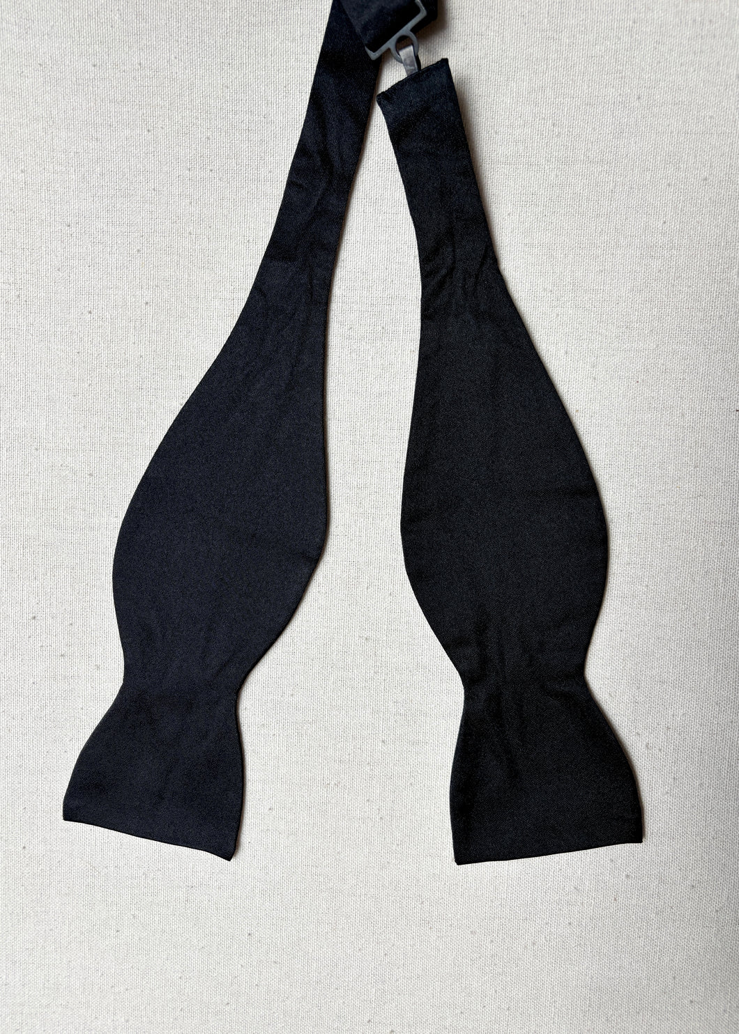 Alain Figaret Paris noeud papillon noir en soie Made in France