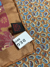 Lade das Bild in den Galerie-Viewer, Degand Brussels pochette paisley vintage marron en soie Made in England
