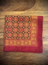 Lade das Bild in den Galerie-Viewer, Pochette vintage en soie à motif géométrique

