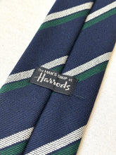 Load image into Gallery viewer, Harrod's cravate marine club en laine Made in England
