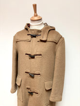 Afbeelding in Gallery-weergave laden, Gloverall manteau duffle-coat beige en laine Made in England
