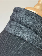 Carica l'immagine nel visualizzatore di Gallery, Abito doppiopetto blu navy Burberrys in lana vergine, taglia 54

